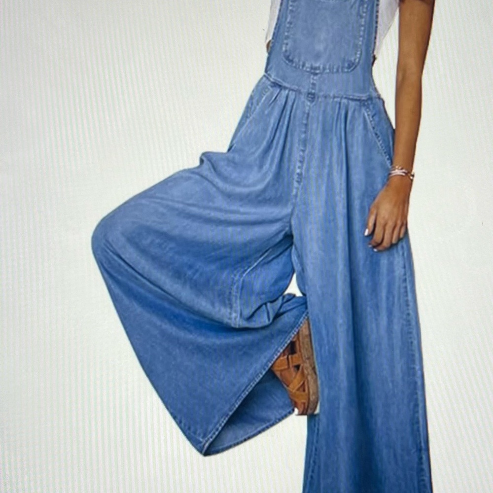 NWOT Women’s wide leg denim overalls size XL